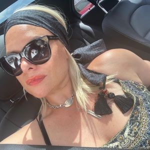 Meet your Posher, Renee l